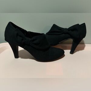 east 5th Women's Ankle Boots Sarabeth Black Micro Zipper size  8.5  bows